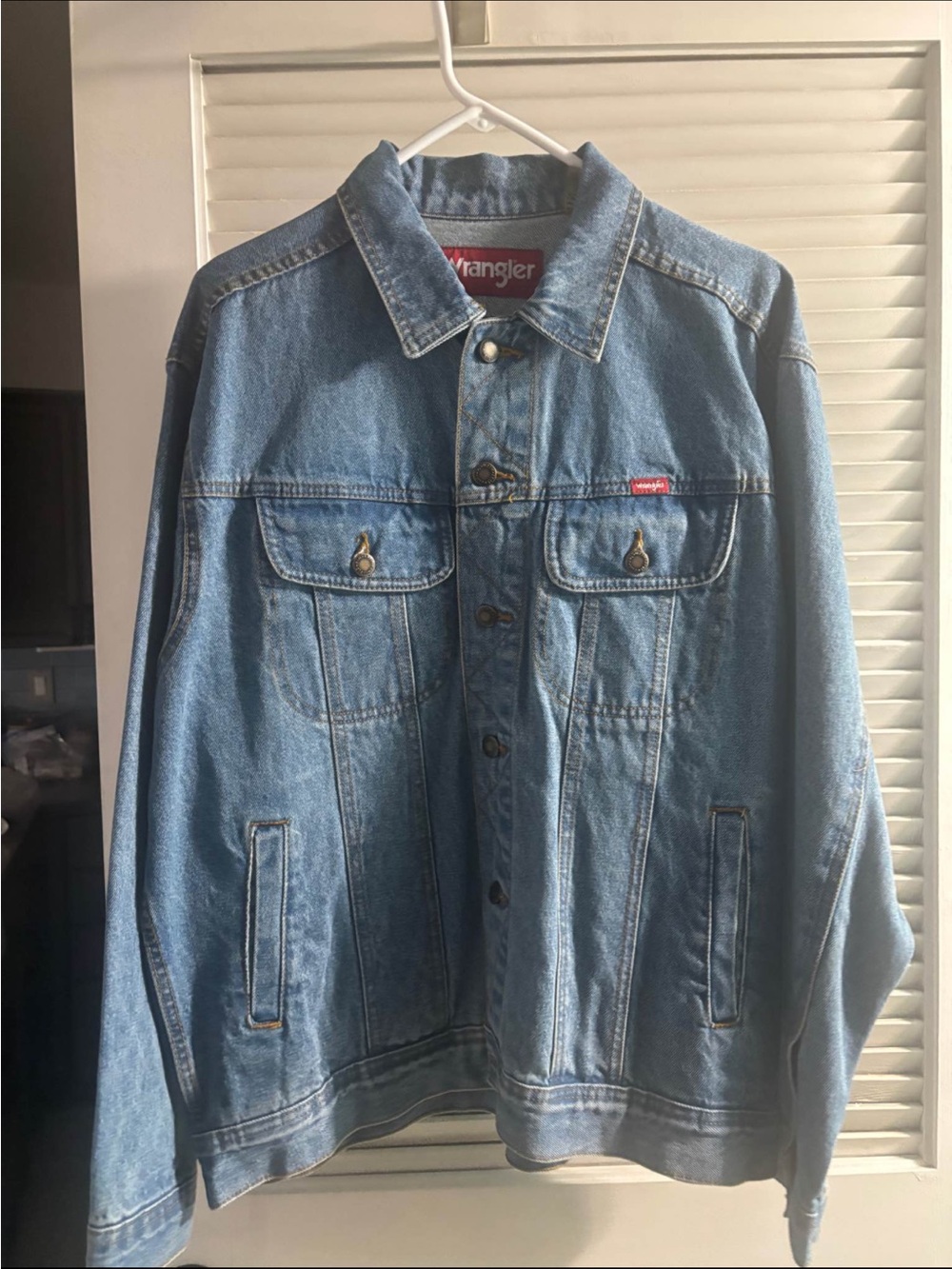 Levi's Light Blue Denim Jacket - Classic Trucker Style